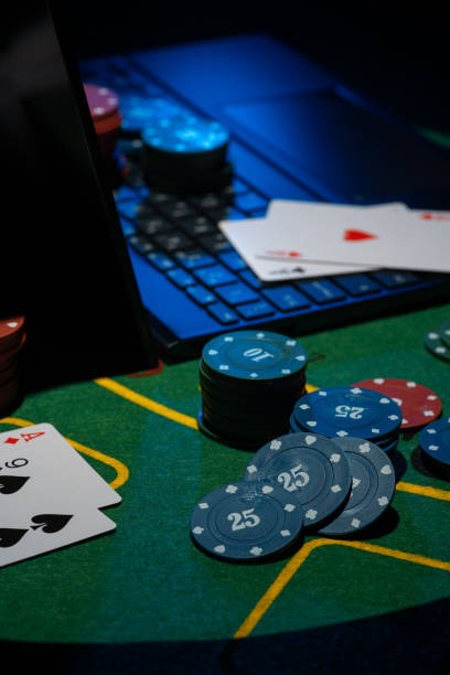 Mobile betting interface on crvbet login Mobile phone showing crvbet login Lightning Dice betting interface